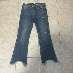 Hidden cropped  Jean